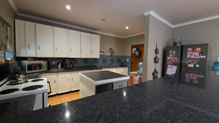 3 Bedroom Property for Sale in La Hoff North West